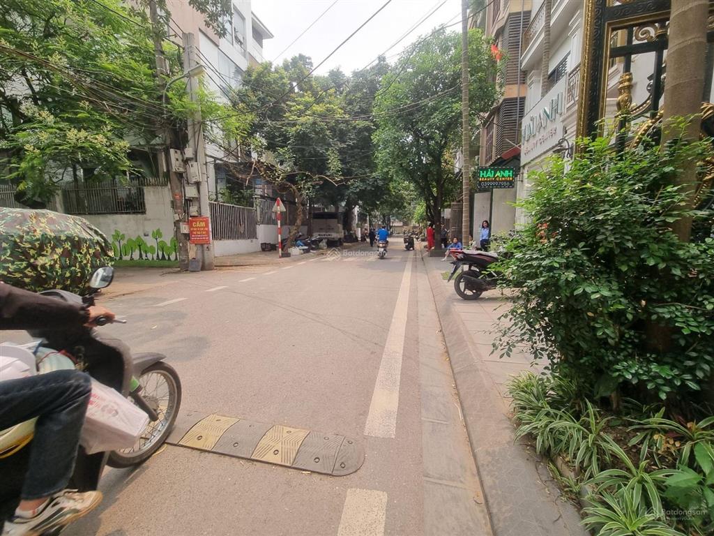 Bán nhà phân lô ô tô tránh ngõ đẹp nhất nhì ngụy như kon tum 47m2, mt 4.3m, 15 tỷ
