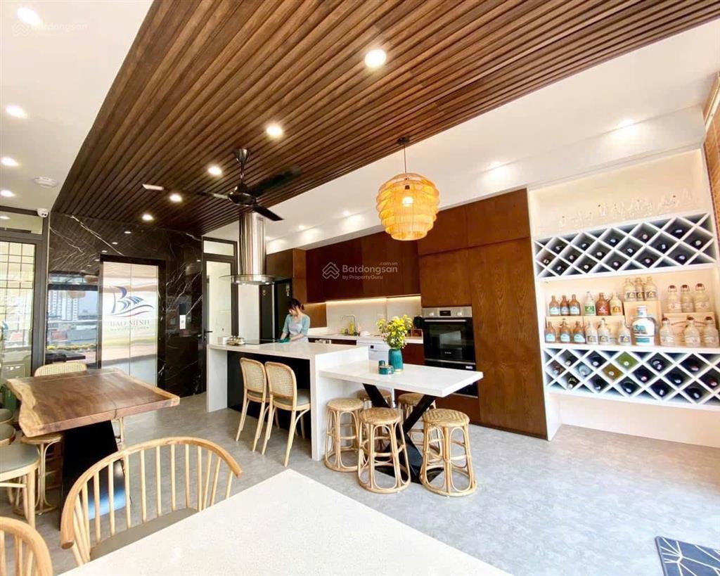 Cho thuê nhà 6 tầng chính chủ làm việc ổn định nhà độc lập 6 tầng 1 hầm để xe
