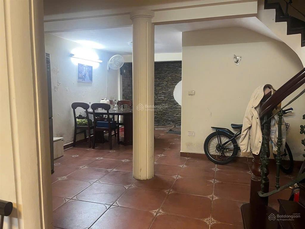 Cho thuê nhà riêng 4pn, 15 triệu, 63m² ở nhà cách mặt phố xã đàn 20m, xe bus đầu ngõ đống đa, hn