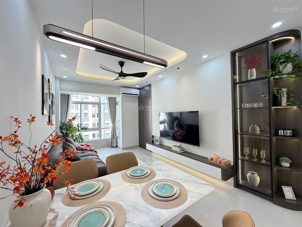 Bán căn hộ chung cư skygfarden 3 ,dt 68 m2 giá 6,250 tỷ