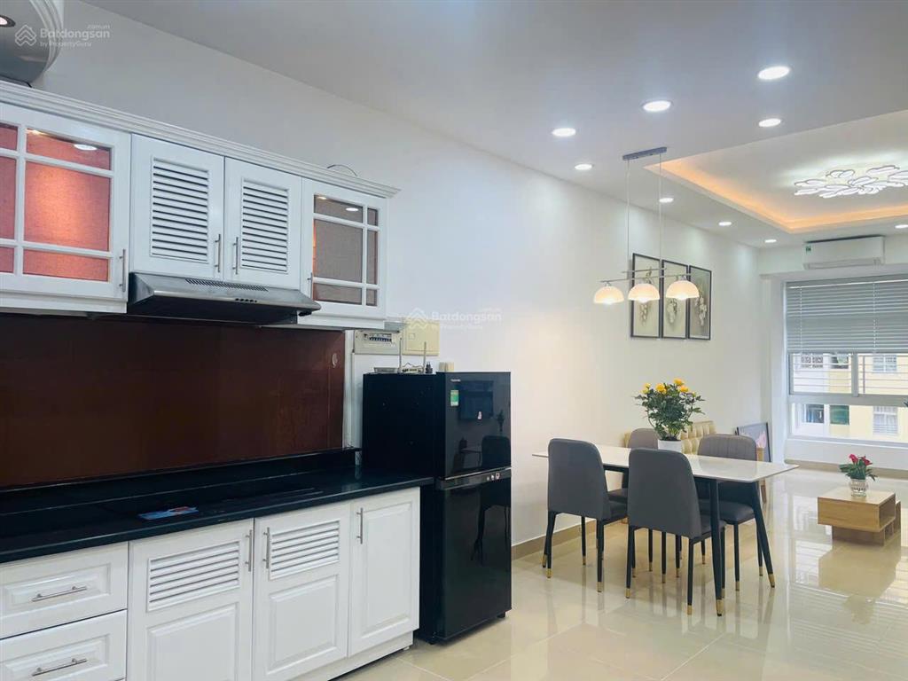 Bán căn hộ chung cư sky garden 2, giá cực chất 4,5 tỷ, 71 m2, 2pn, 1wc, view đẹp