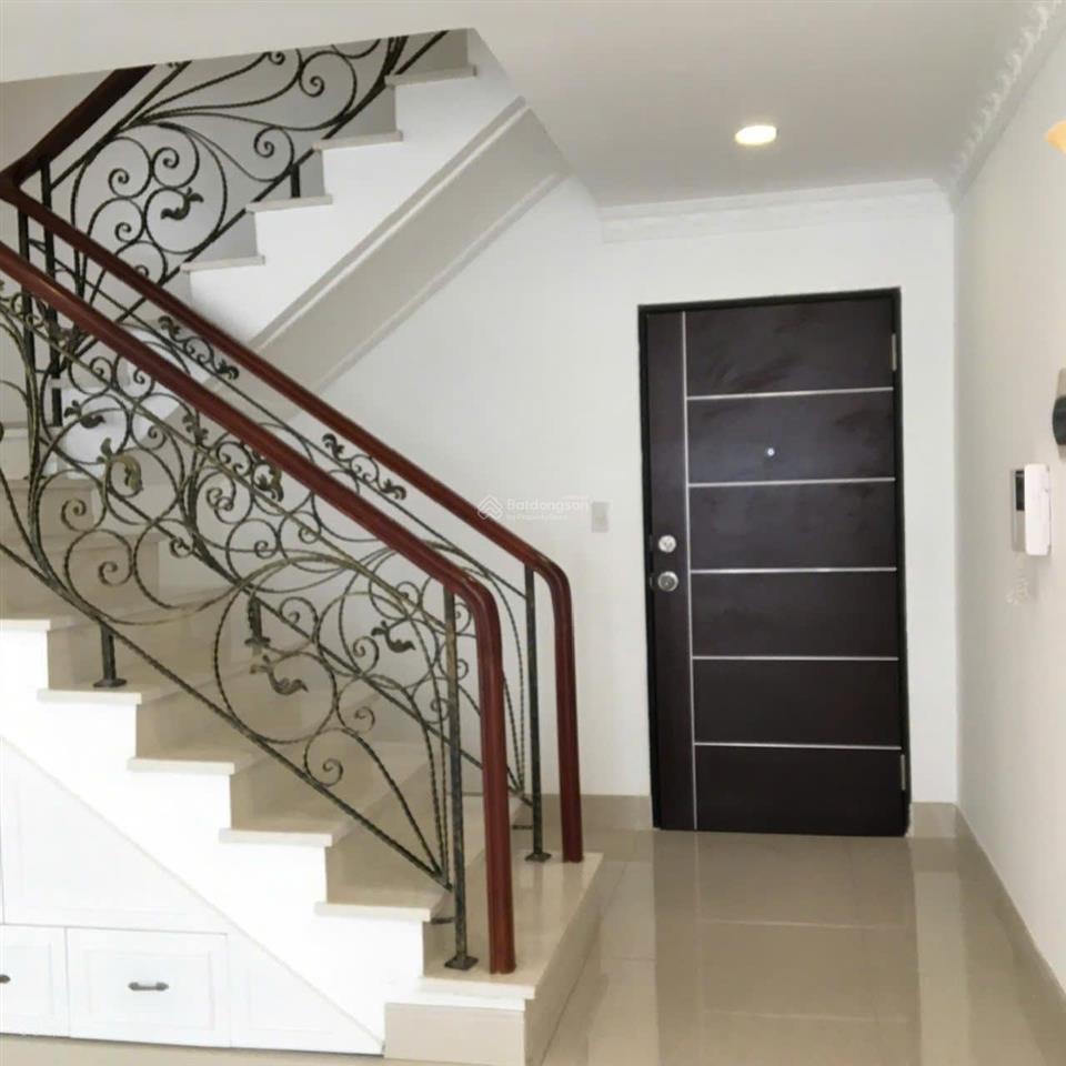 Bán căn hộ chung cư sky garden 3, giá bán 14 tỷ, dt132m2, 3pn, 3wc