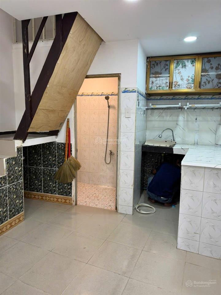 Cho thuê nhà nguyên căn hẻm xe máy giá thuê 5,5 triệu, dt 21m2 tại đường khánh hội, q4, tp. hcm