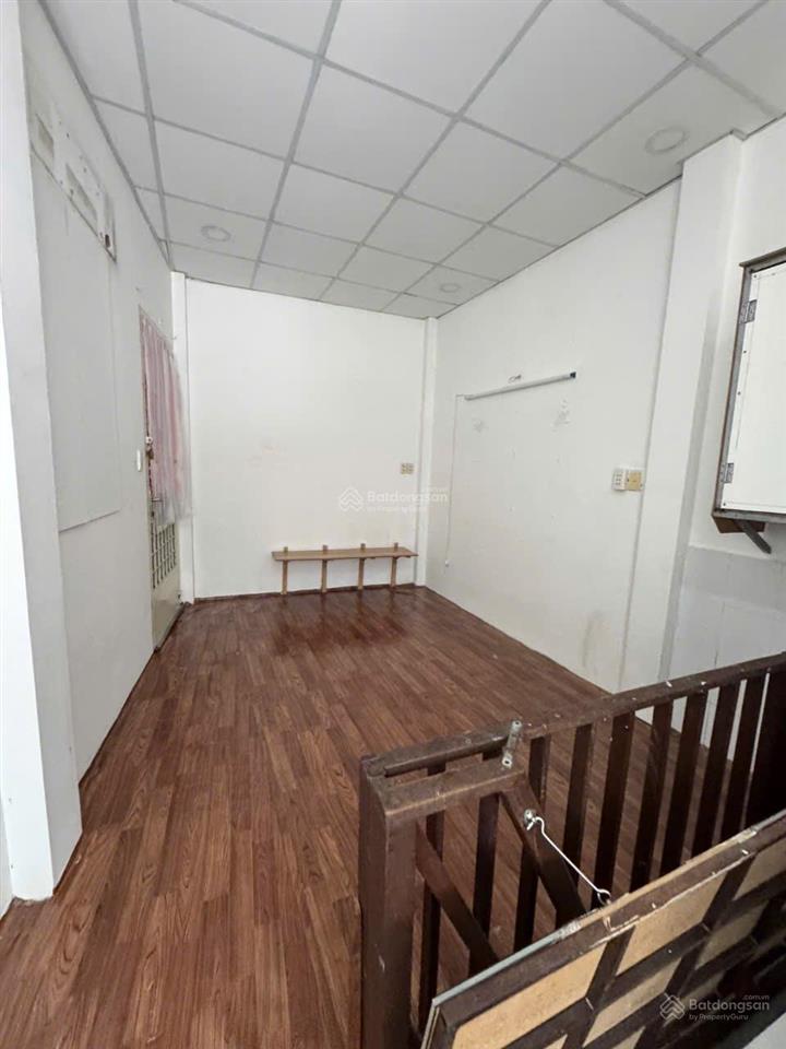 Cho thuê nhà nguyên căn hẻm xe máy giá thuê 5,5 triệu, dt 21m2 tại đường khánh hội, q4, tp. hcm
