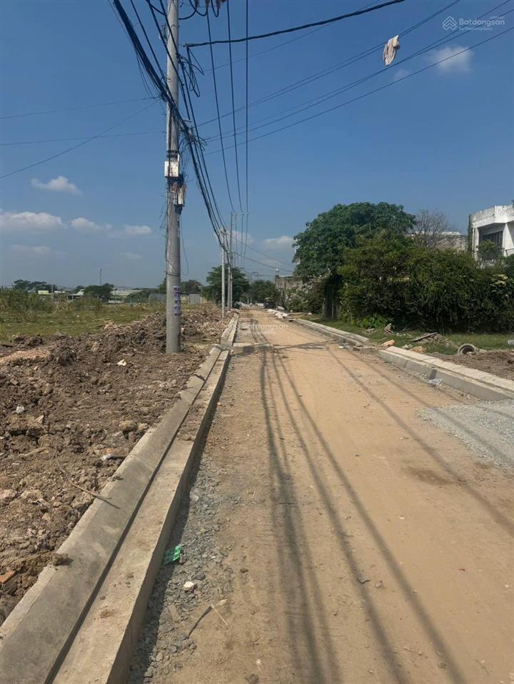 Bán đất đường phạm văn sáng, 5x22m, giá 3tỷ5 xã bà điểm hm