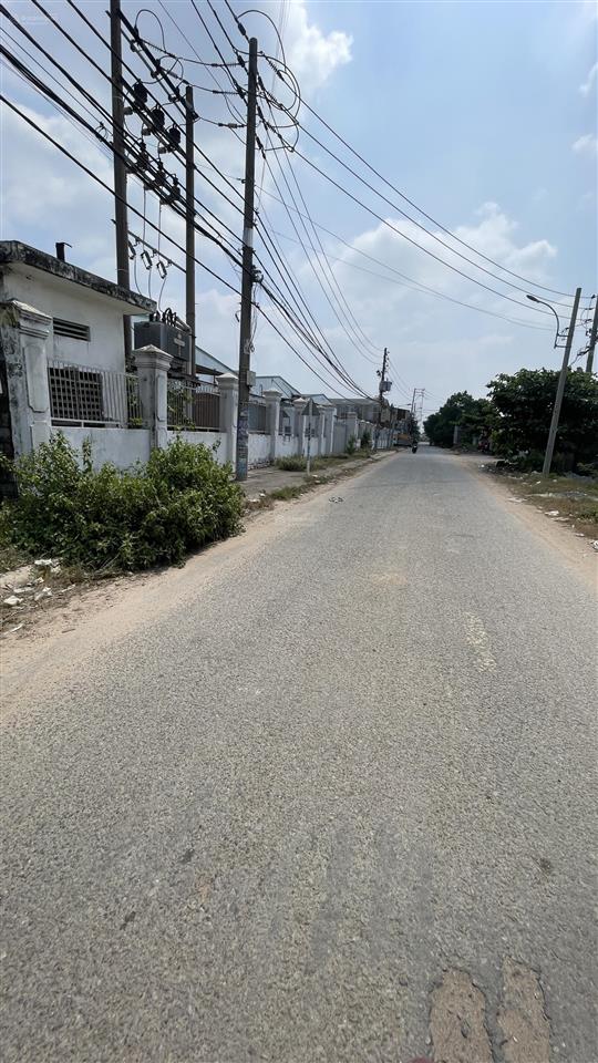 Gđ cần bán gấp lô đất 4350m góc 2 mặt tiền đường lê thị kim  kinh trung ương giá 11tr/1m2