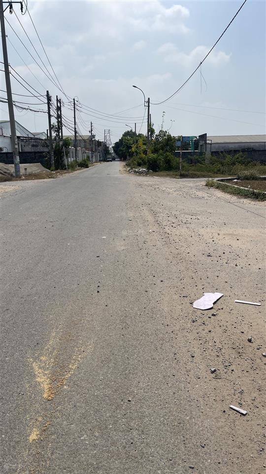 Gđ cần bán gấp lô đất 4350m góc 2 mặt tiền đường lê thị kim  kinh trung ương giá 11tr/1m2