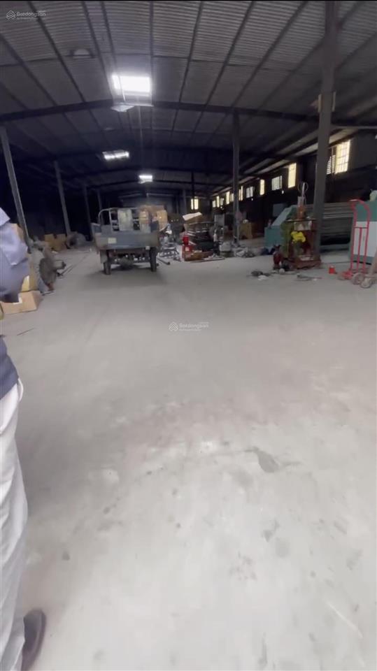 Cho thuê xưởng 3 mặt tiền phạm văn sáng hóc môn, giá 75tr/1 tháng