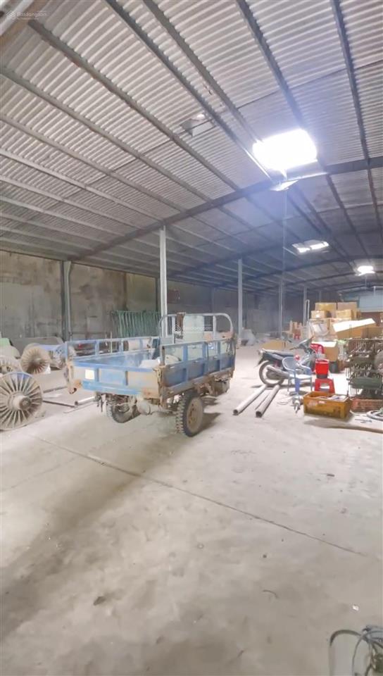 Cho thuê xưởng 3 mặt tiền phạm văn sáng hóc môn, giá 75tr/1 tháng