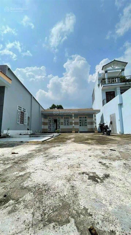 Gđ cần bán nhà mặt tiền 610m2 giá 16 tỷ kế bên chợ xuân thới thượng, hm