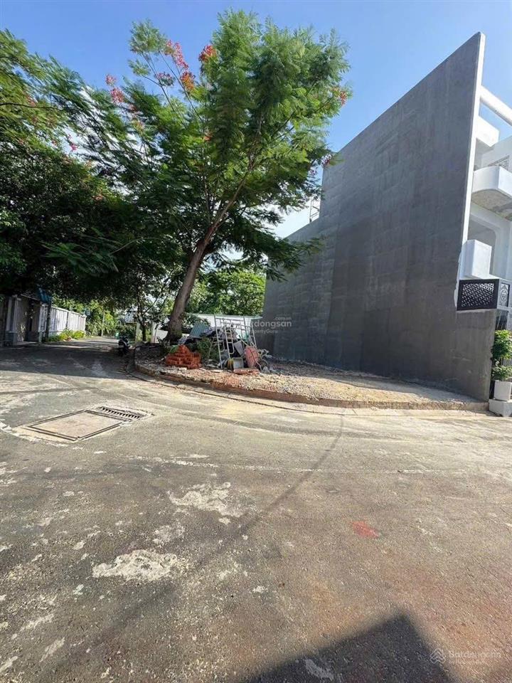 Giảm giá bán gấp 4,6 tỷ lô góc 10x20m đường nhựa 7m sau ủy ban xã xuân thới thượng cũ