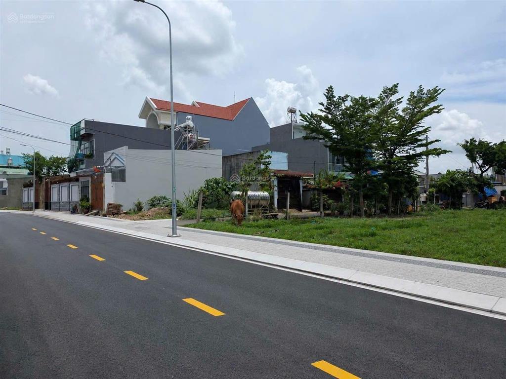 Giảm mạnh còn 4tỷ7 lô đất mặt tiền kênh liên xã xuân thới đông cũ hm
