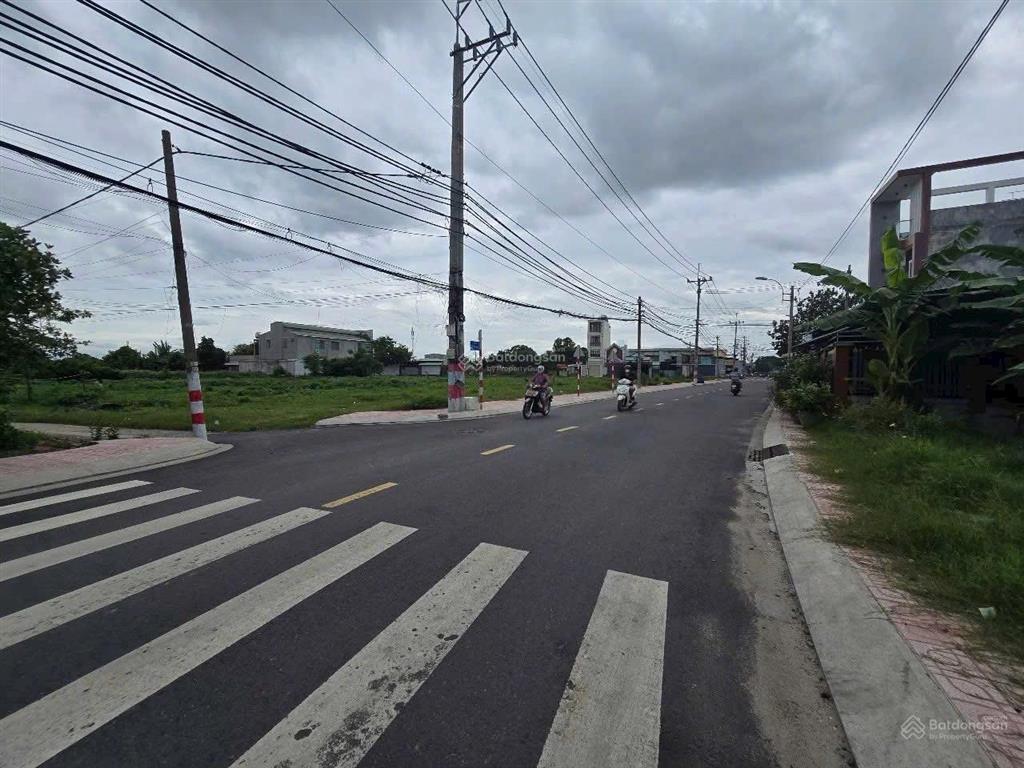 Giảm mạnh còn 4 tỷ 2 lô đất mặt tiền xuân thới sơn 16 hóc môn
