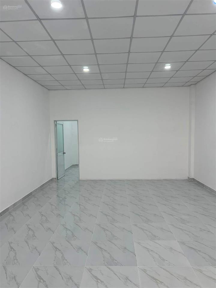 Bán nhà sổ hồng giá 4,5 tỷ đường nhựa 7m phan văn hớn vào 500m