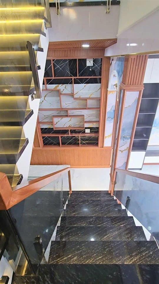 Bán nhà sổ hồng giá 6tỷ2 phan văn hớn vào 500m