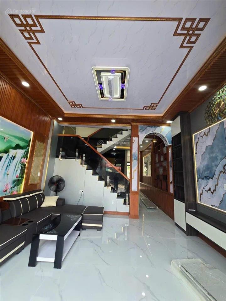 Bán nhà sổ hồng giá 6tỷ2 phan văn hớn vào 500m