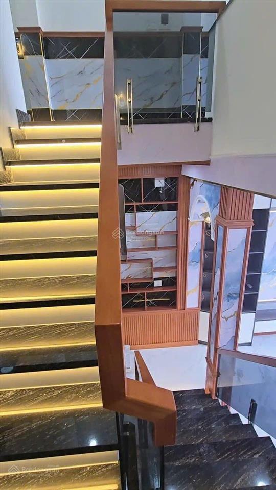 Bán nhà sổ hồng giá 6tỷ2 phan văn hớn vào 500m