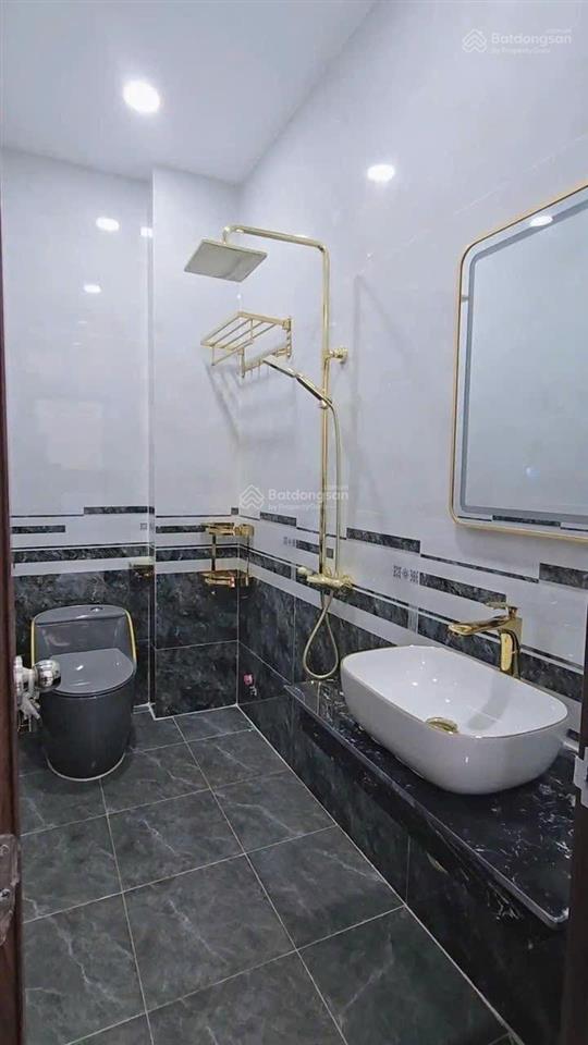 Bán nhà sổ hồng giá 6tỷ2 phan văn hớn vào 500m