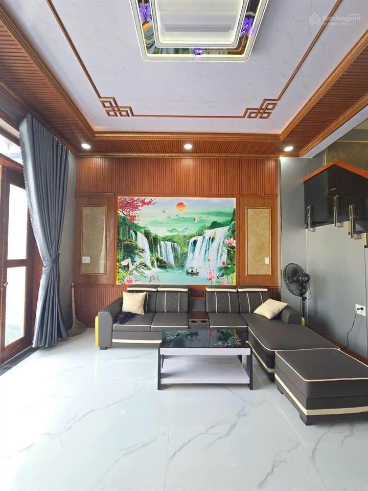 Bán nhà sổ hồng giá 6tỷ2 phan văn hớn vào 500m