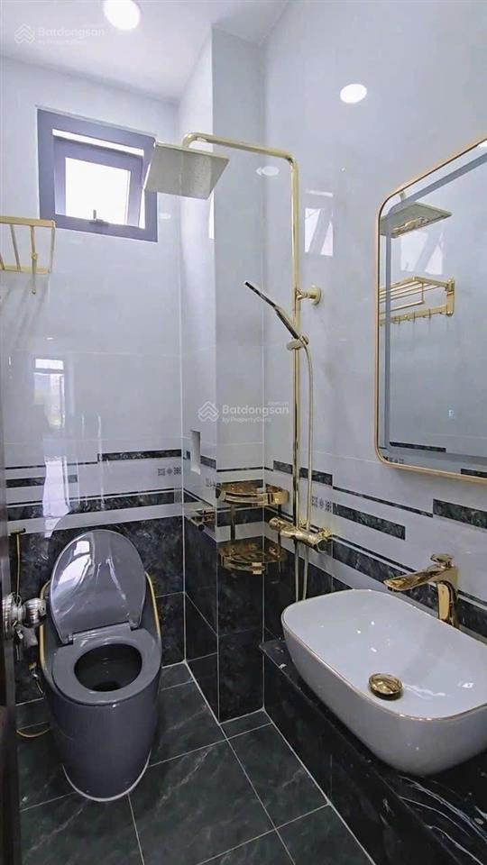 Bán nhà sổ hồng giá 6tỷ2 phan văn hớn vào 500m