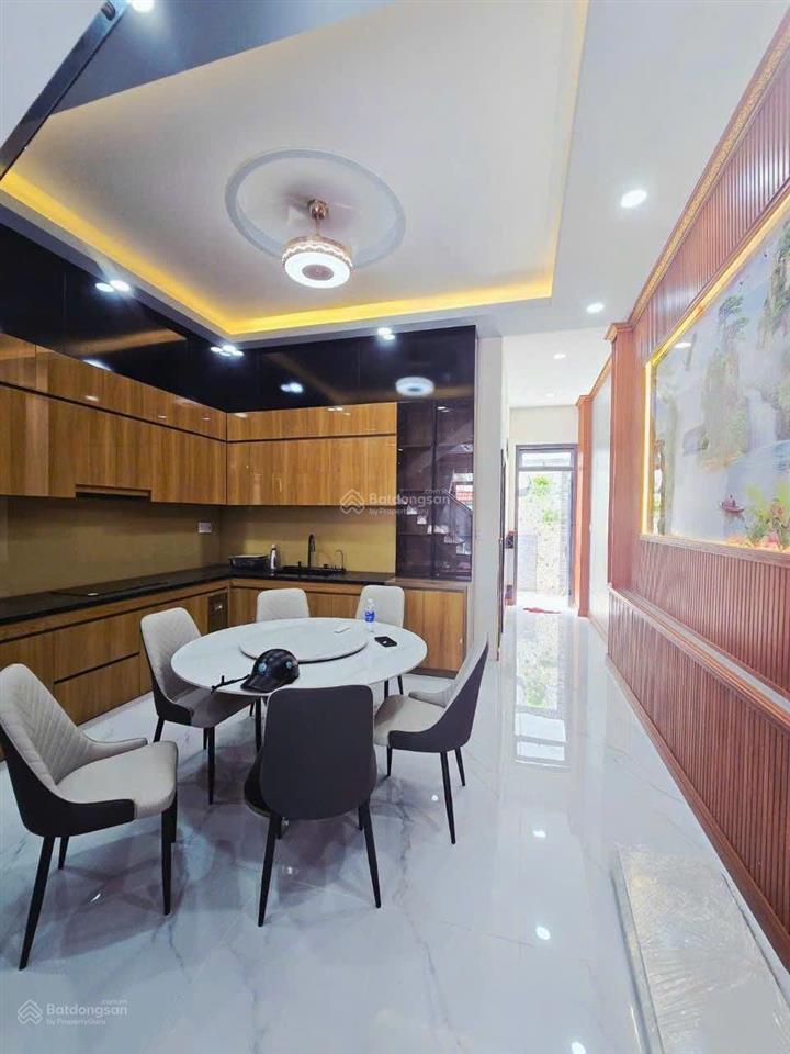 Bán nhà sổ hồng giá 6tỷ2 phan văn hớn vào 500m