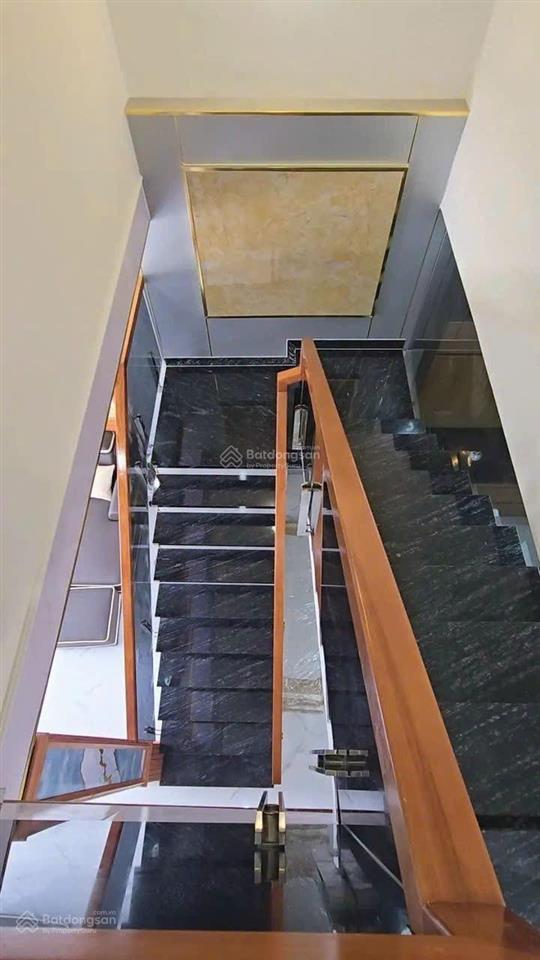 Bán nhà sổ hồng giá 6tỷ2 phan văn hớn vào 500m