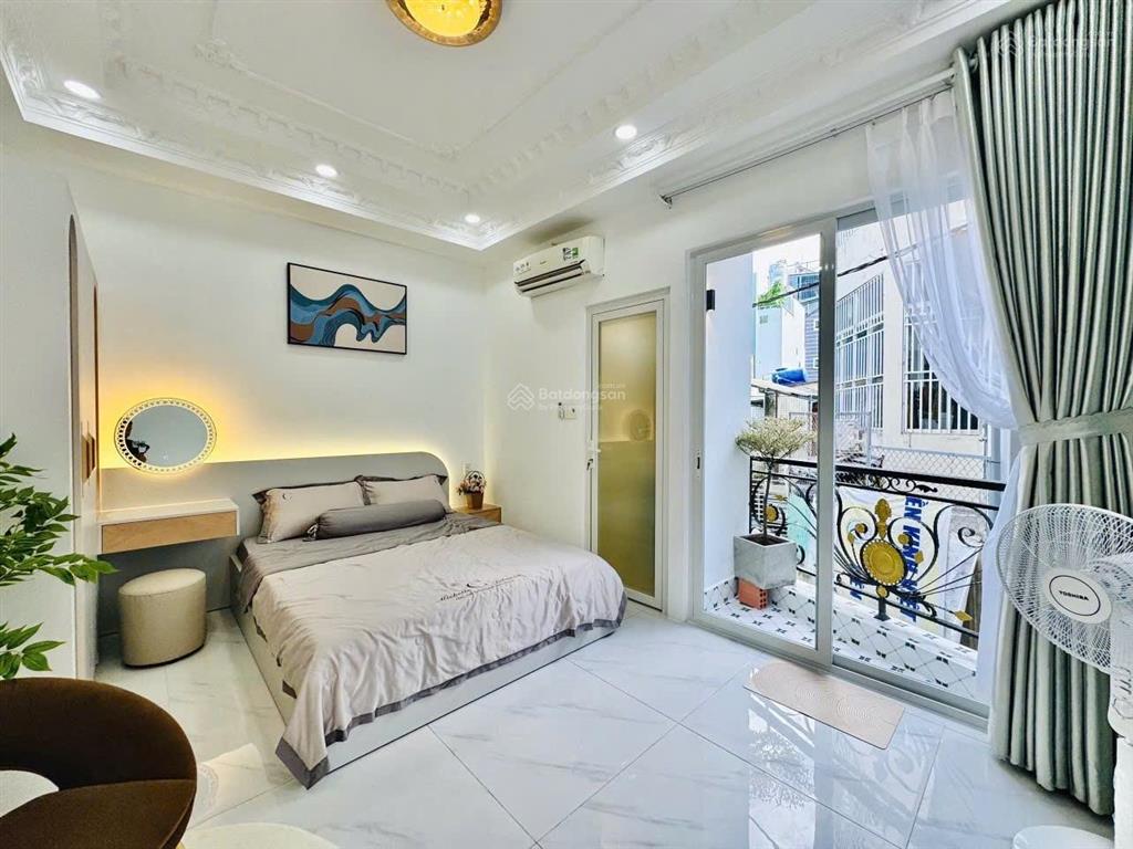 Chính chủ bán nhà full nội thất, sổ sẵn công chứng ngay