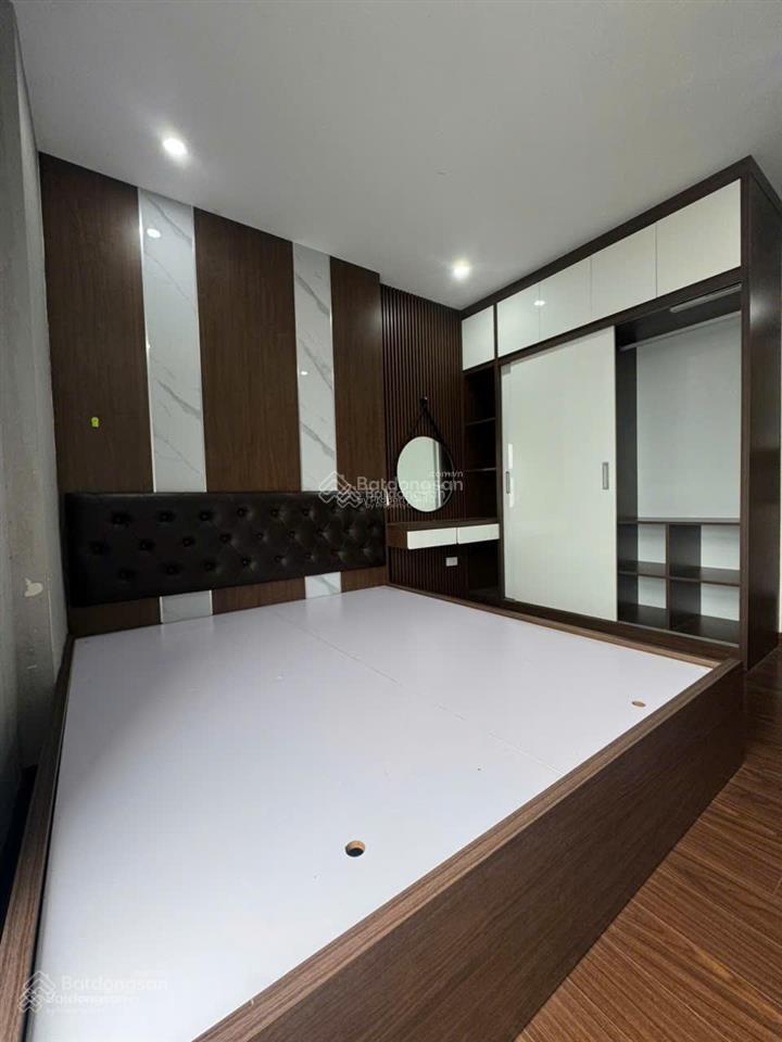 Cần tiền chính chủ bán gấp căn góc 03 phòng ngủ, ban công đông nam chung cư cao cấp besky