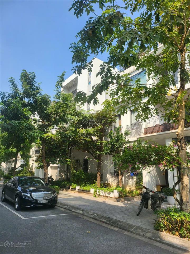 Gia chủ cần bán gấp căn biệt thự vip, nội thất cao cấp thang máy nhập khẩu