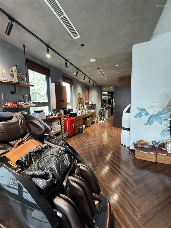 Gia chủ cần bán gấp căn biệt thự vip, nội thất cao cấp thang máy nhập khẩu