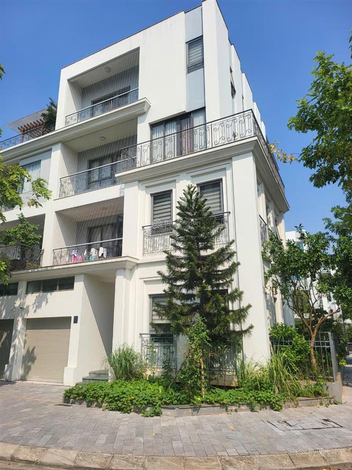 Cho thuê biệt thự the manor central park nguyễn xiển. dt 200m2, full đồ, có thang máy