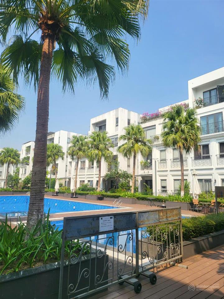 Cho thuê biệt thự the manor central park nguyễn xiển. dt 200m2, full đồ, có thang máy