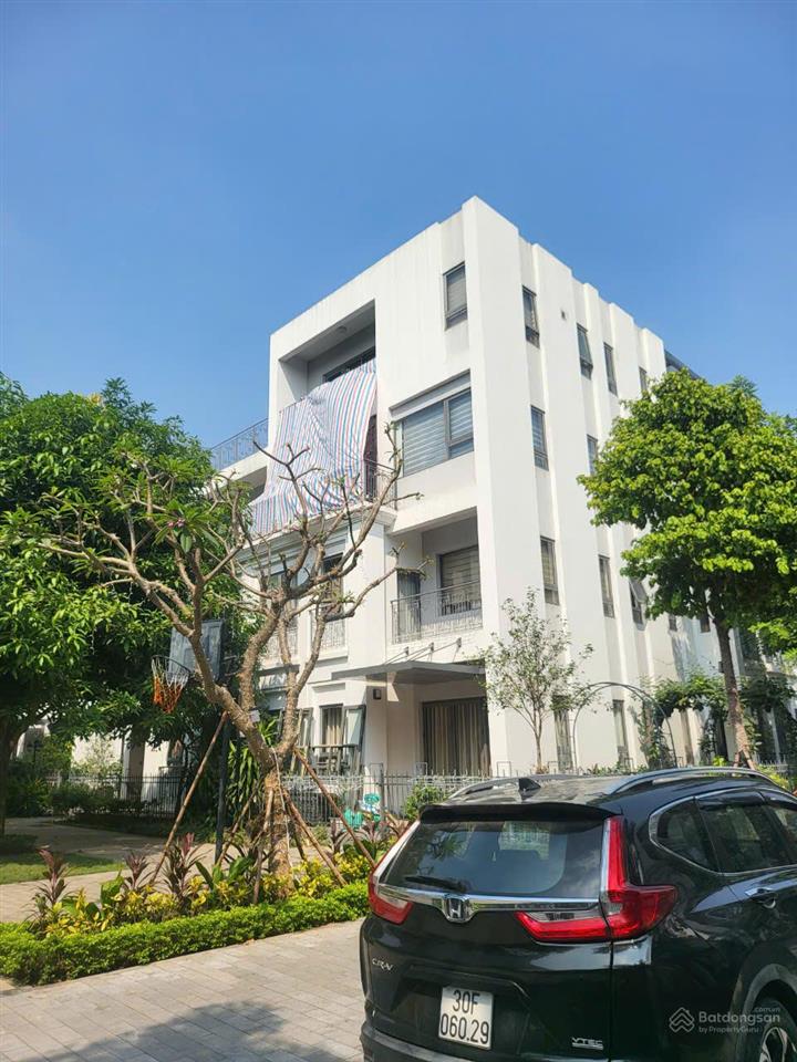 Cho thuê biệt thự the manor central park nguyễn xiển. dt 200m2, full đồ, có thang máy