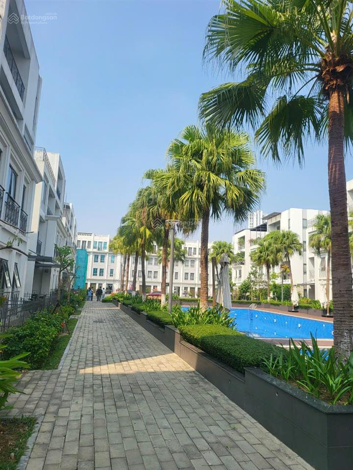 Cho thuê biệt thự the manor central park nguyễn xiển. dt 200m2, full đồ, có thang máy
