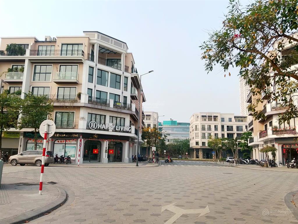 Chính gấp căn shophouse 209m2 x 5 tầng thông sàn rất phù hợp làm văn phòng cho thuê