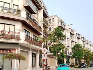 Chính gấp căn shophouse 209m2 x 5 tầng thông sàn rất phù hợp làm văn phòng cho thuê