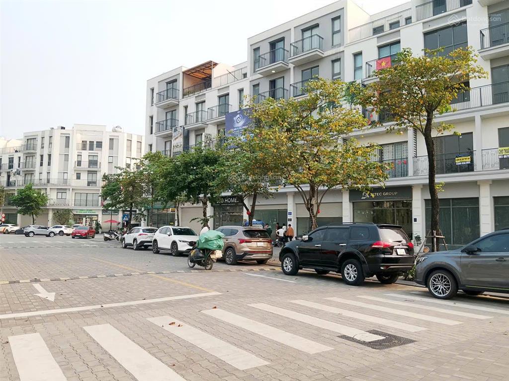 Chính gấp căn shophouse 209m2 x 5 tầng thông sàn rất phù hợp làm văn phòng cho thuê