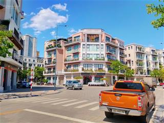 Chính chủ cho thuê căn 235m2 x 5 tầng thông sàn, làm văn phòng công ty vị trí đắc địa