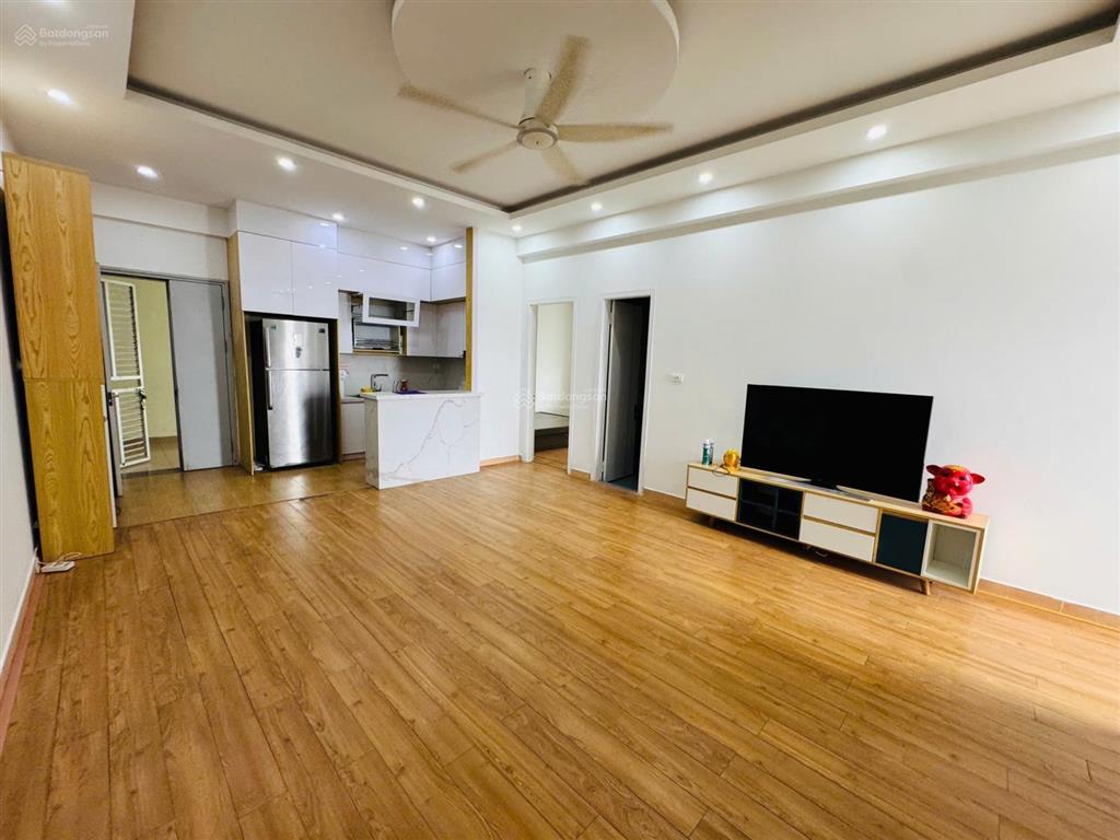 Em cần bán gấp căn 96,5m2, 3pn, 2vs giá 5,7x tỷ tòa ct2 kđt văn khê, la khê, hà đông. full nội thất