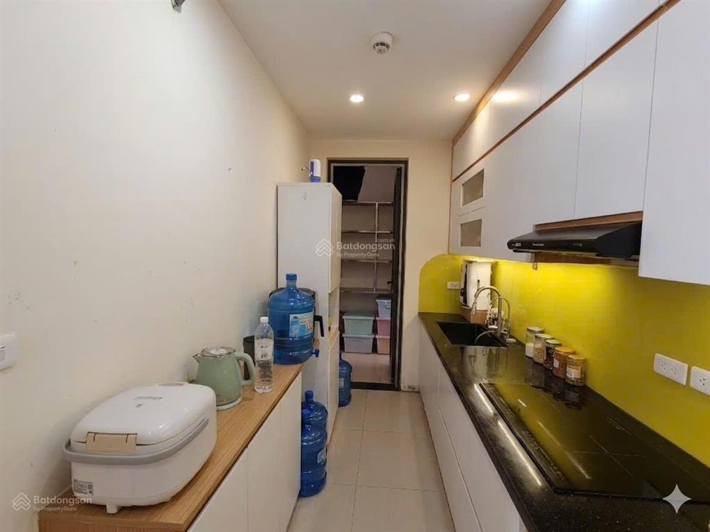 Giá tốt. cần bán rất gấp căn 2pn, 68m2 giá 5,x tỷ tòa k3 the k park, văn phú, hà đông. sổ đỏ