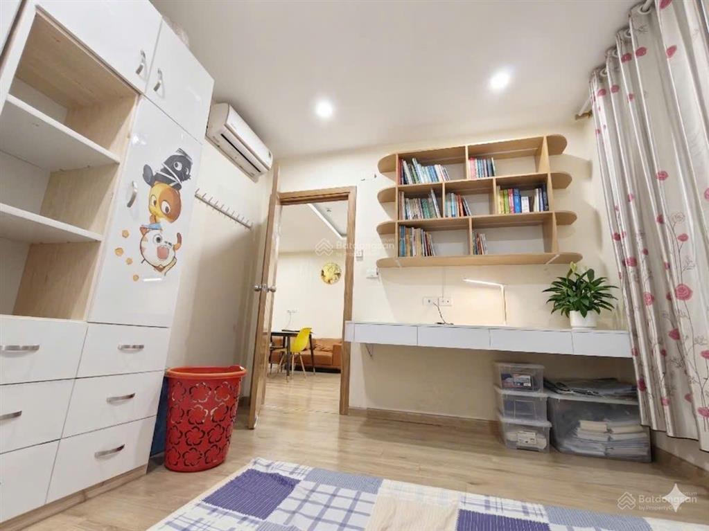 Giá tốt. cần bán rất gấp căn 2pn, 68m2 giá 5,x tỷ tòa k3 the k park, văn phú, hà đông. sổ đỏ