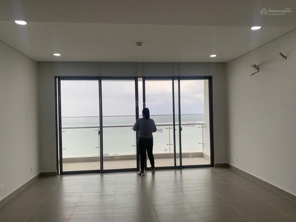 Căn hộ cao cấp sky89 cần bán ~ 114m2, giá tốt 8.4 tỷ, đã có sổ hồng, view trực diện sông bao đẹp