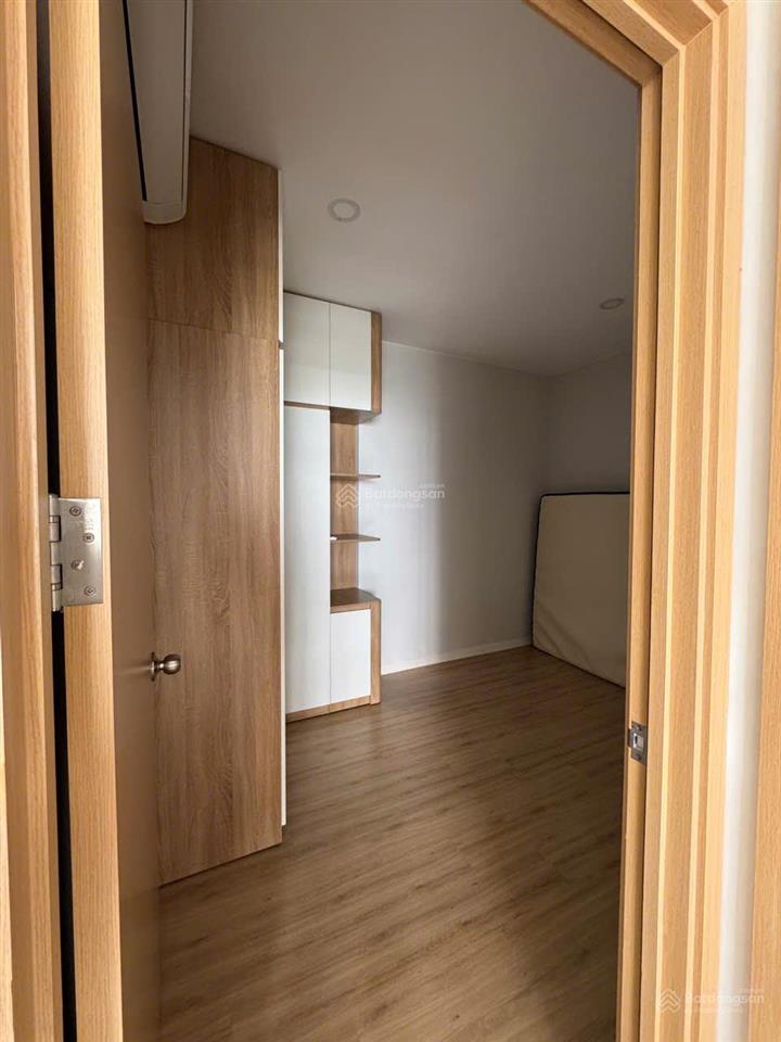 Skyline quận 7 bán căn 3pn2pn view hướng sông đẹp, giá chỉ 5.850 tỷ, tặng lại bộ nội thất, có sổ