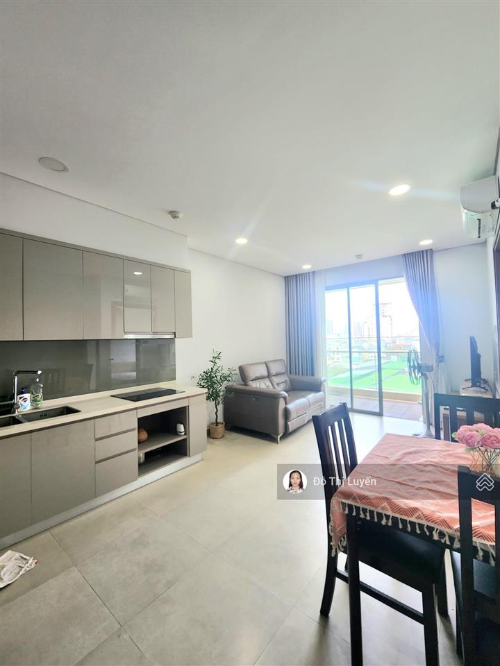 Cho thuê nhanh căn hộ 2pn2wc c/c cao cấp sky 89, giá 15 triệu full nội thất đẹp, view đẹp