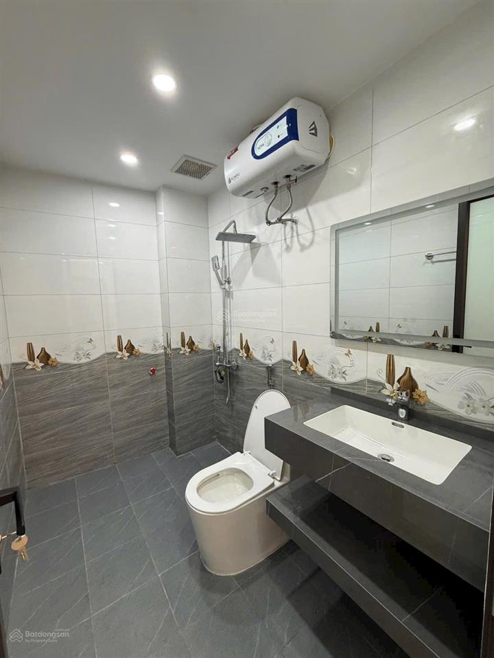 Bán gấp nr 30m2, 3pn, 4wc, tại tổ 5, việt hưng, 8 tỷ vnd