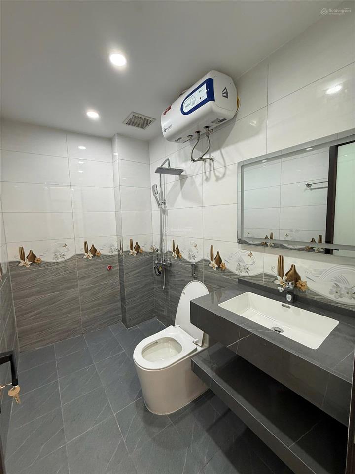 Bán nhà riêng cạnh chợ kim quan, 8 tỷ vnd, 30 m2, 3pn + 4 wc, pháp lý đầy đủ