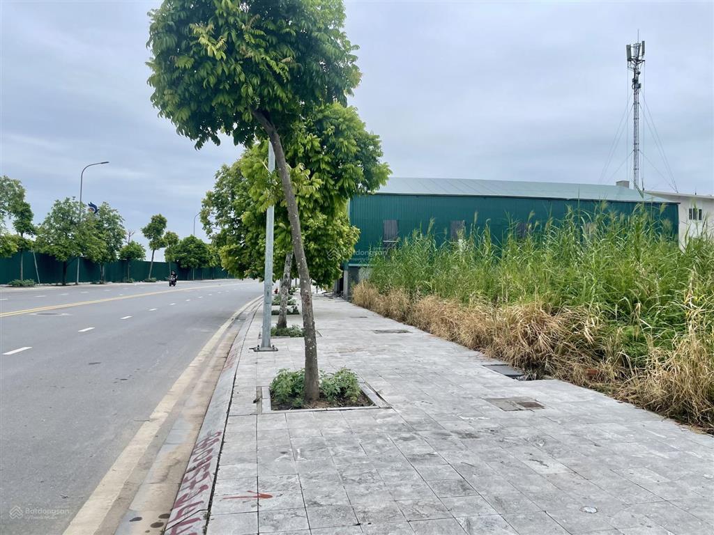 Bán đất tại cự khối, 35 tỷ, 120,6m2, mặt tiền 6m, pháp lý đầy đủ, hot