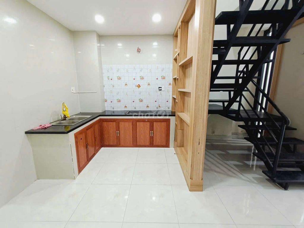 Nhà 4.5x18m lầu 5pn 2wc. Đs 19 Quang Trung p8 gv. Gần CV Làng Hoa