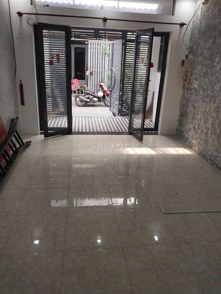 Nhà 4x18m lầu 2pn 2wc H Đông Nam. Gần ngã ba cây trâm