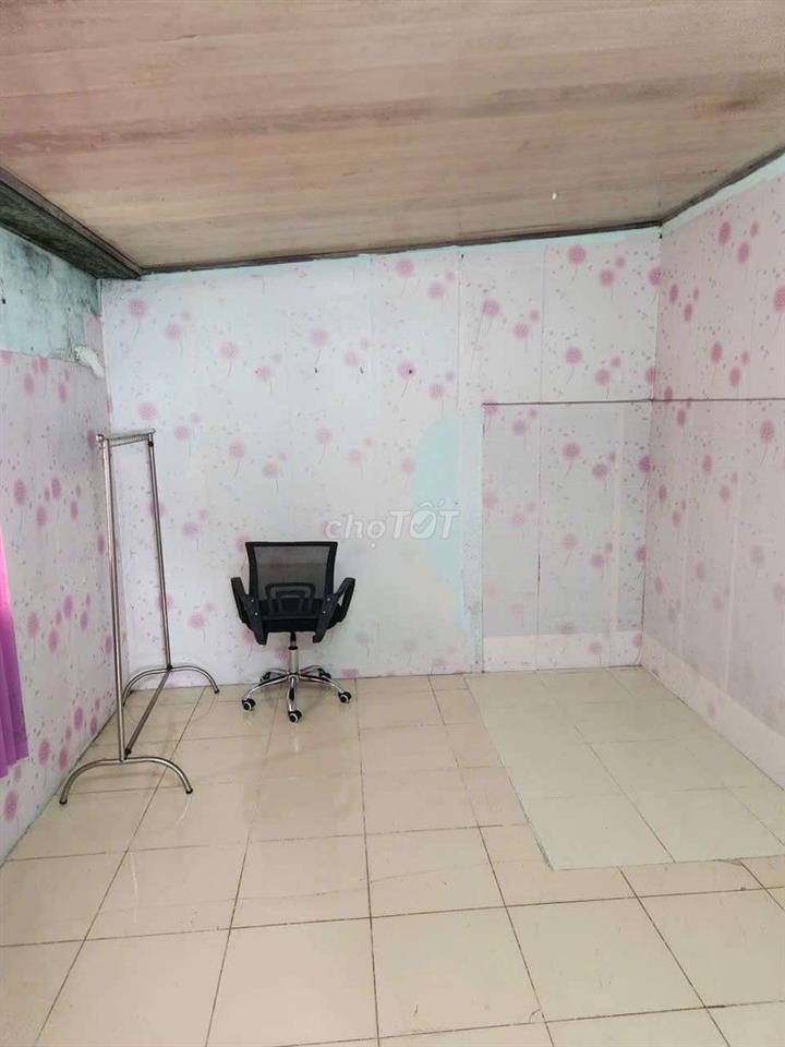 Căn hộ 5.5x4m lầu ST.1pn 1wc. Hẻm 954// Quang Trung p8 gv